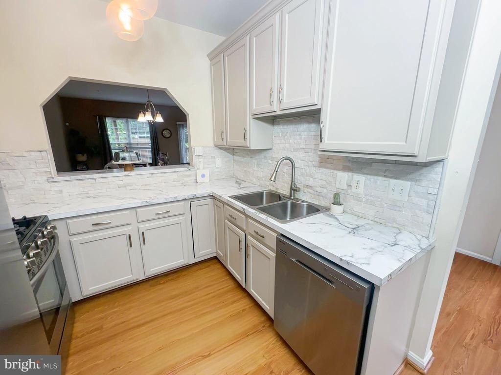 9707 Quiet Brook Lane - Photo 8
