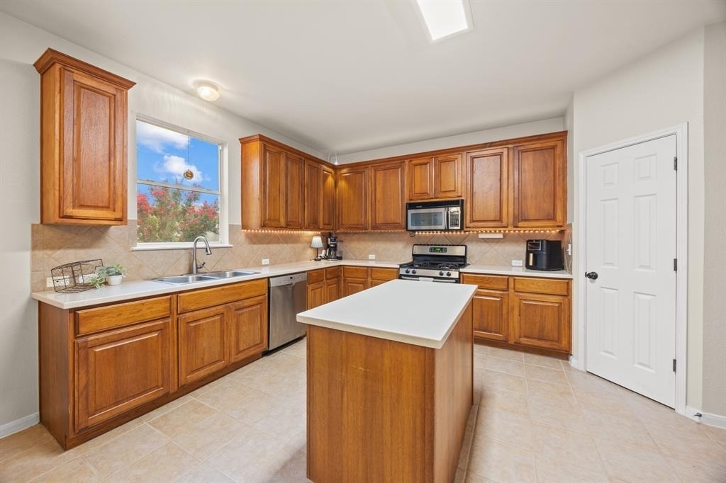 2306 Caprock Pl - Photo 6
