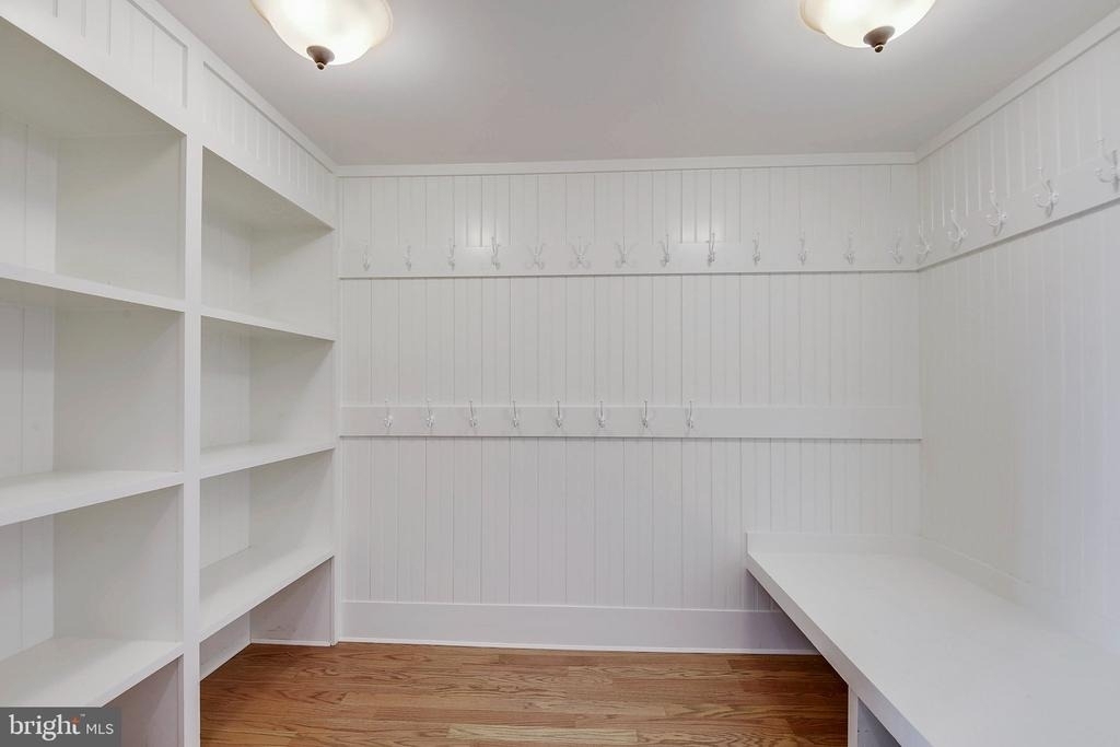 8703 Bradmoor Drive - Photo 18