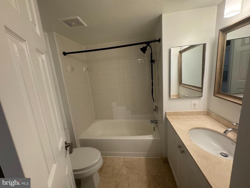 10101 Grosvenor Place - Photo 9