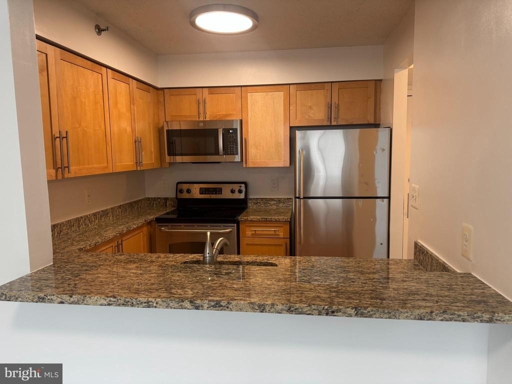 10101 Grosvenor Place - Photo 6