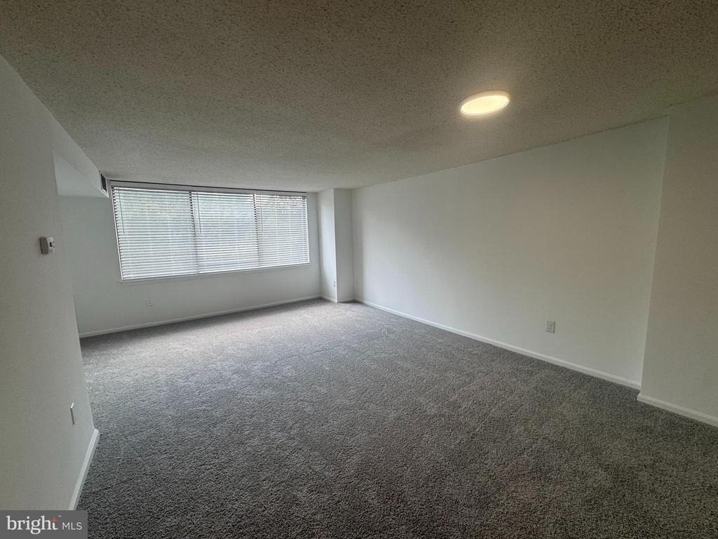 10101 Grosvenor Place - Photo 1