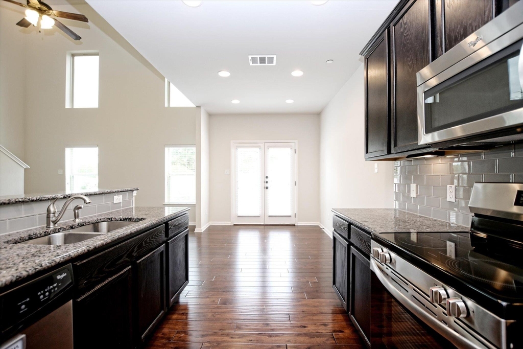 1900 Little Elm Trl - Photo 10