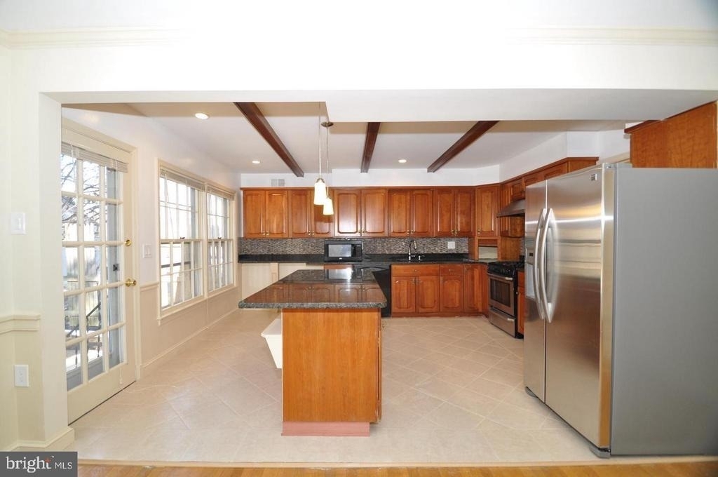 11132 Luxmanor Road - Photo 4
