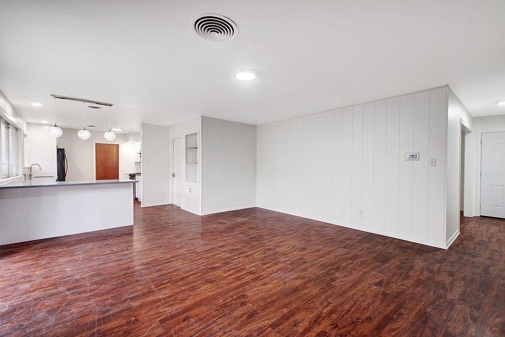 6108 Cherrylawn Cir - Photo 7