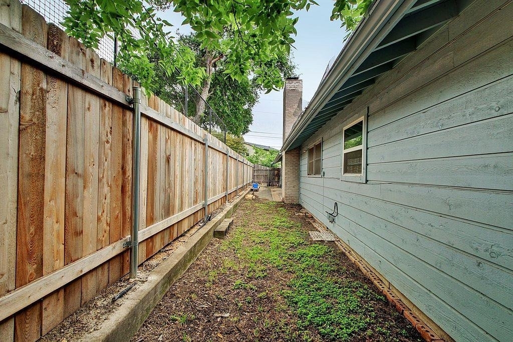 6108 Cherrylawn Cir - Photo 24