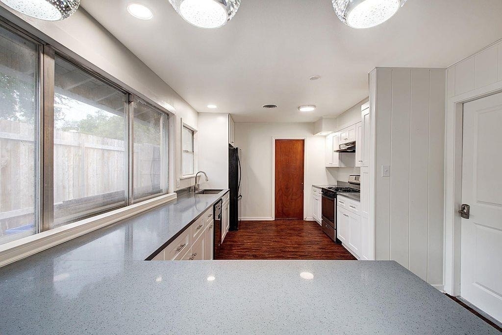 6108 Cherrylawn Cir - Photo 15