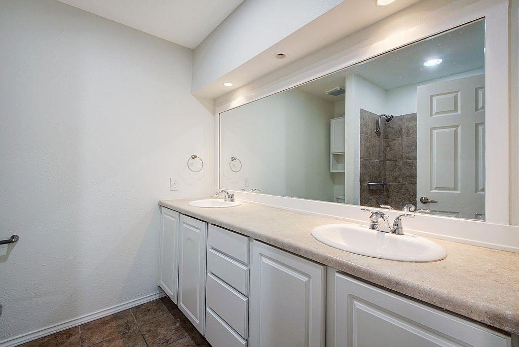 6108 Cherrylawn Cir - Photo 17
