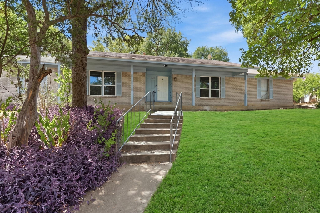 6108 Cherrylawn Cir - Photo 0