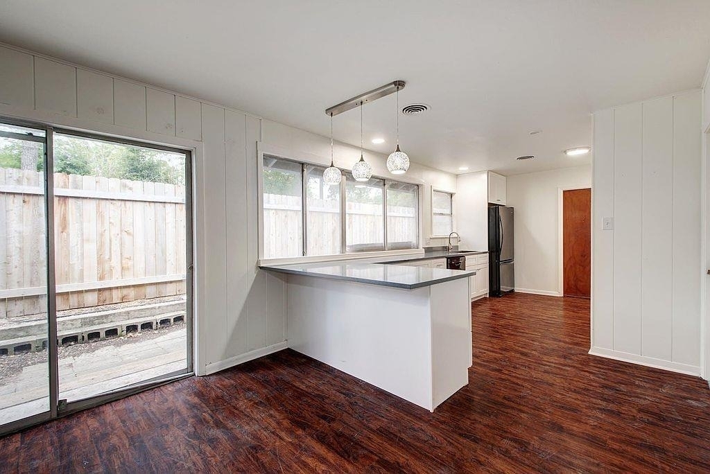 6108 Cherrylawn Cir - Photo 8