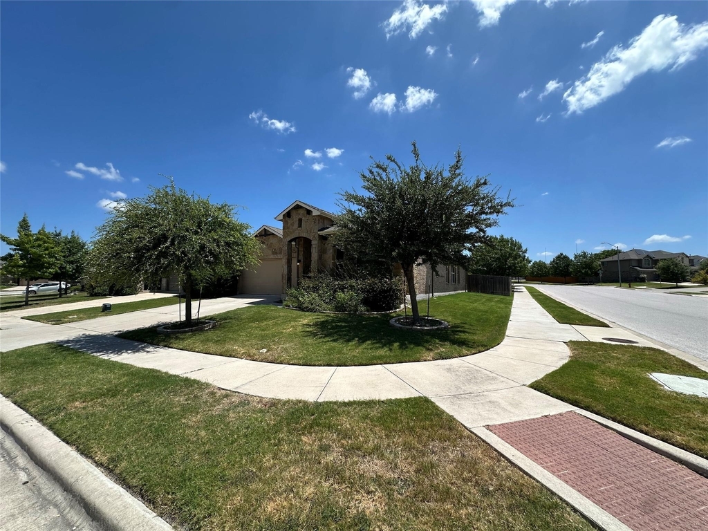 1919 Mexia Dr - Photo 1
