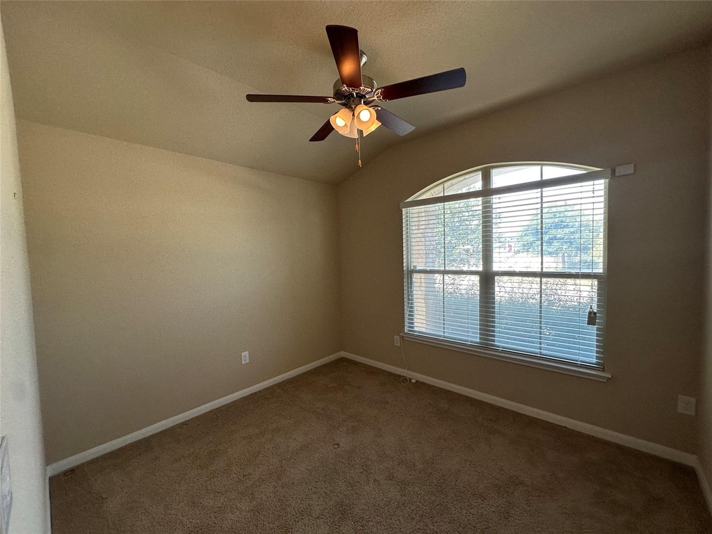 1919 Mexia Dr - Photo 9