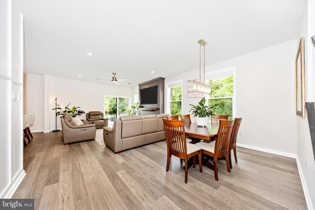 700 Bond Street - Photo 6