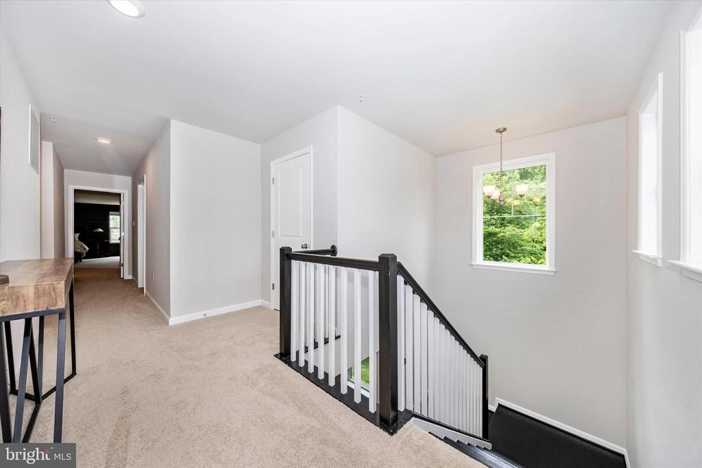 700 Bond Street - Photo 16