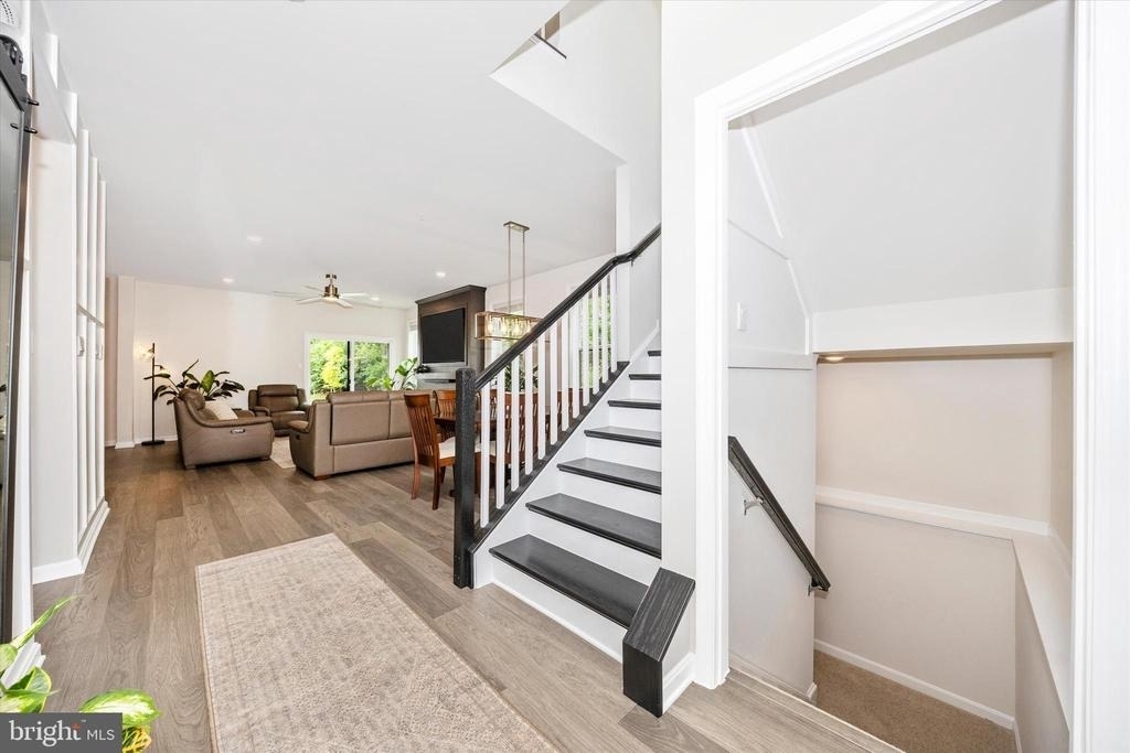 700 Bond Street - Photo 3