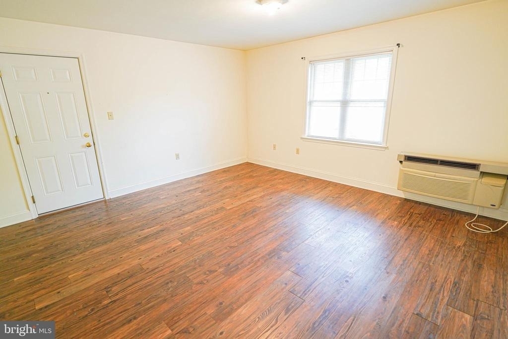800 Travers Street - Photo 16