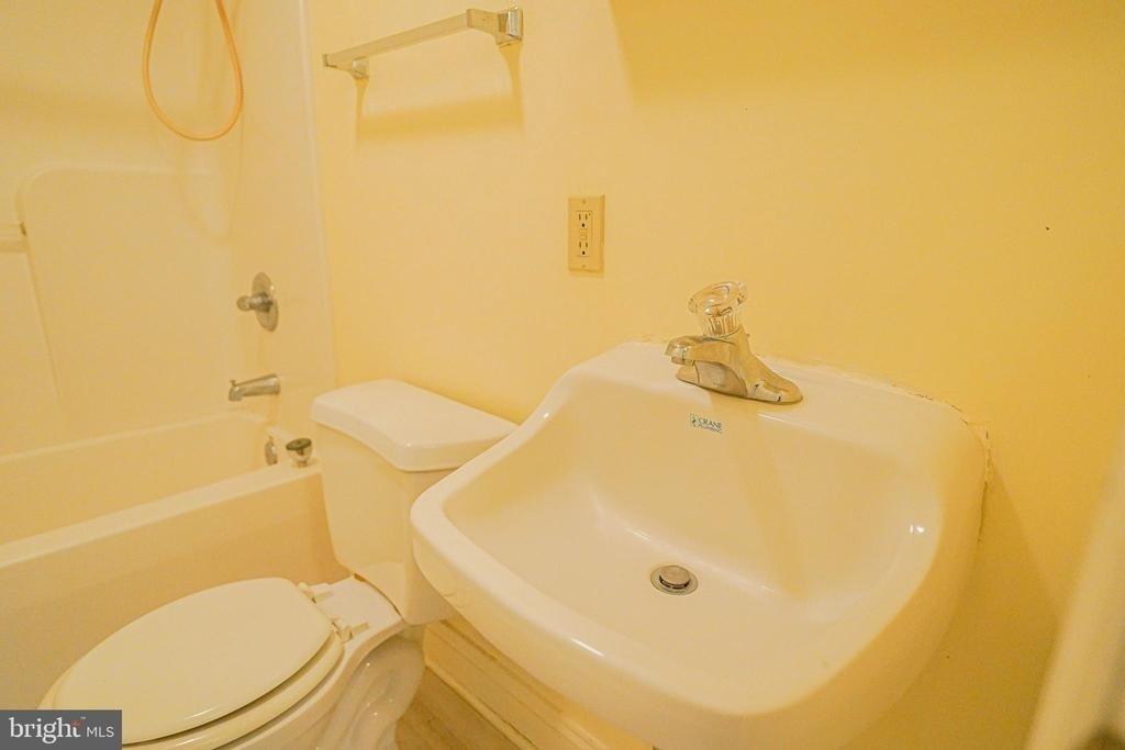 800 Travers Street - Photo 47