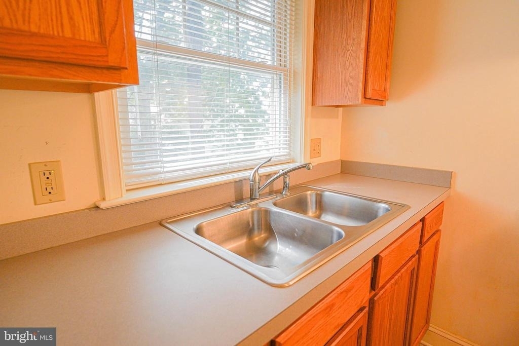 800 Travers Street - Photo 29
