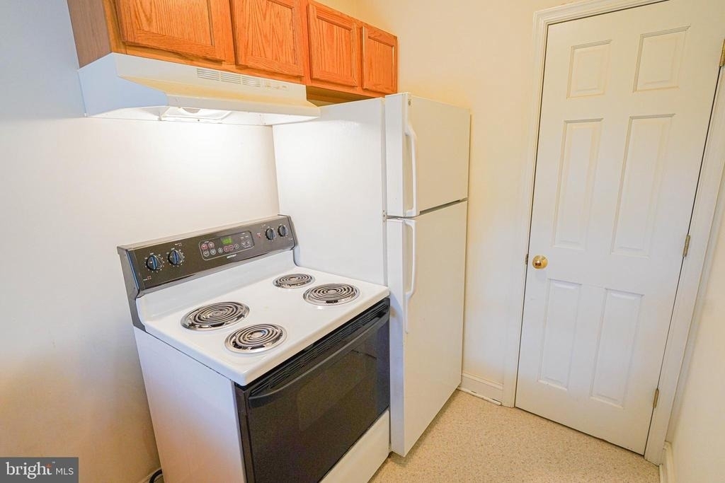 800 Travers Street - Photo 30