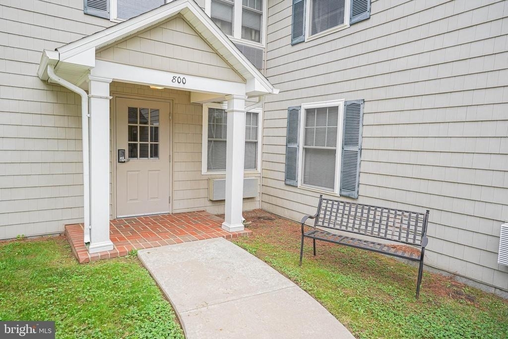 800 Travers Street - Photo 8