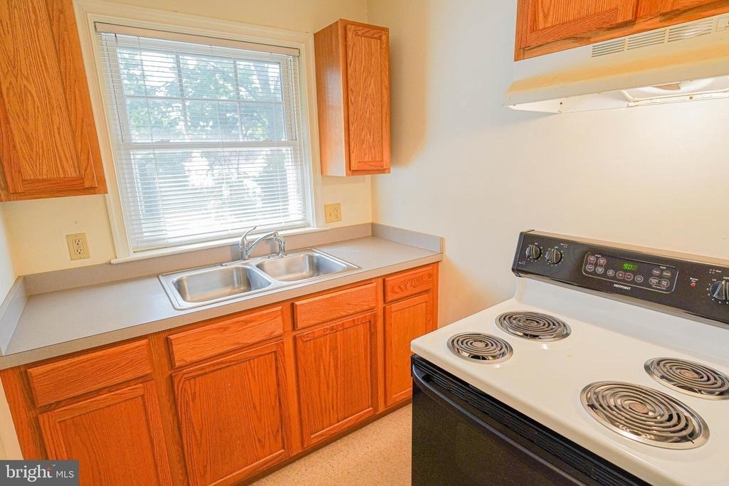 800 Travers Street - Photo 26