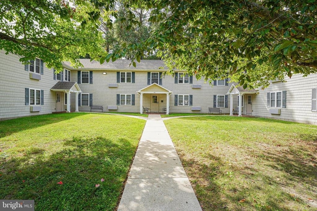 800 Travers Street - Photo 1
