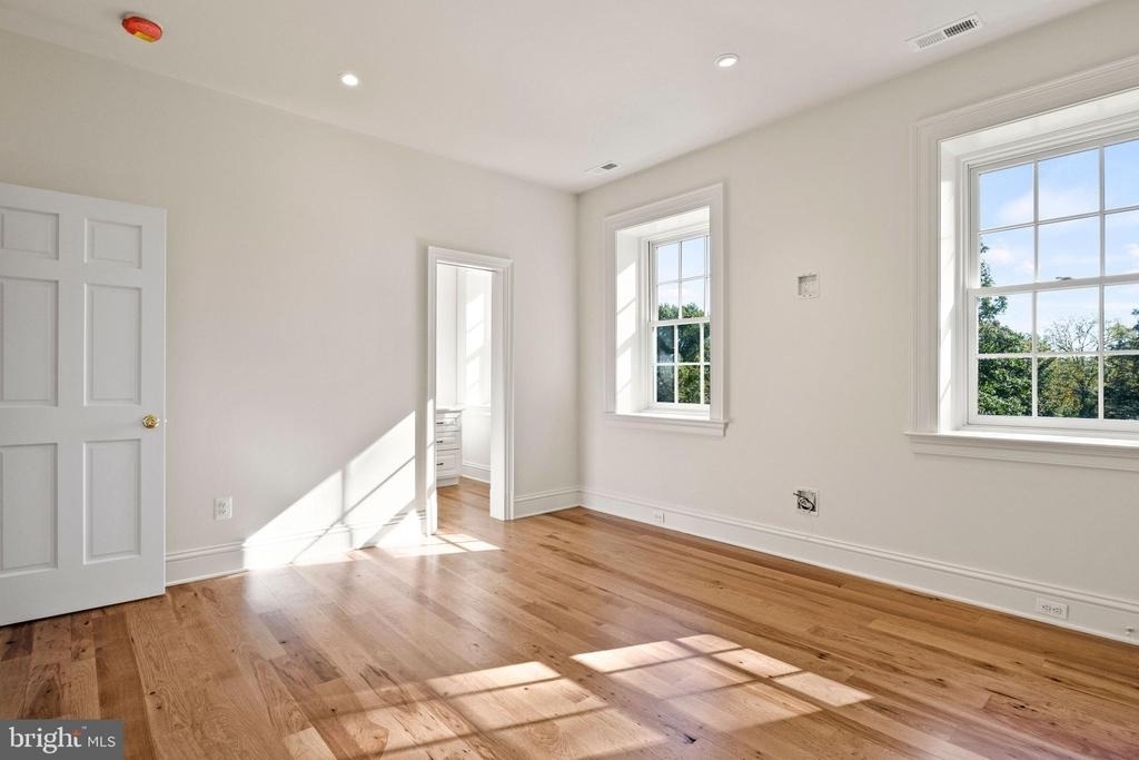 16131 Old York Road - Photo 33
