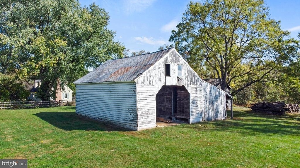 16131 Old York Road - Photo 5