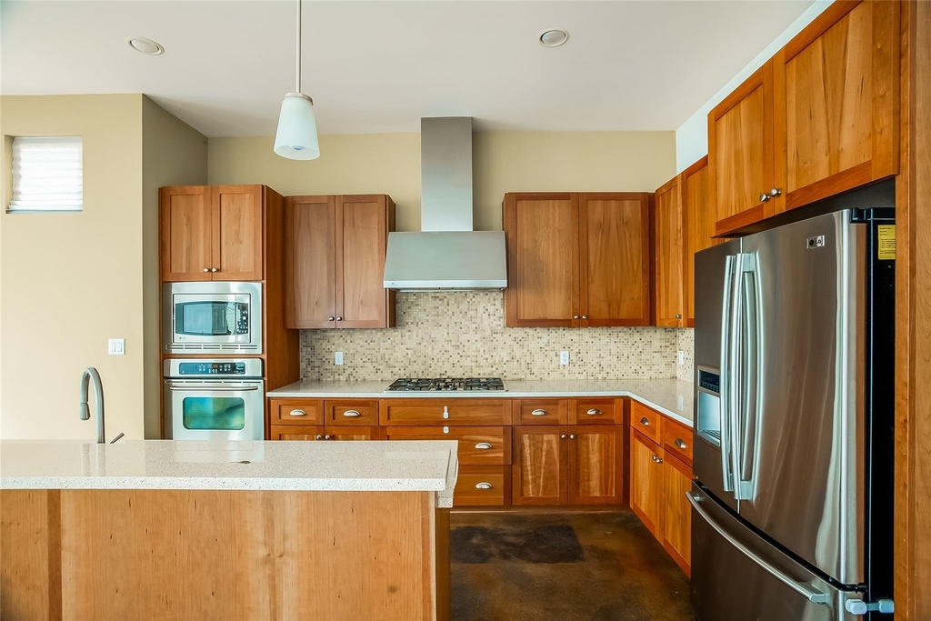 714 W Monroe St - Photo 4