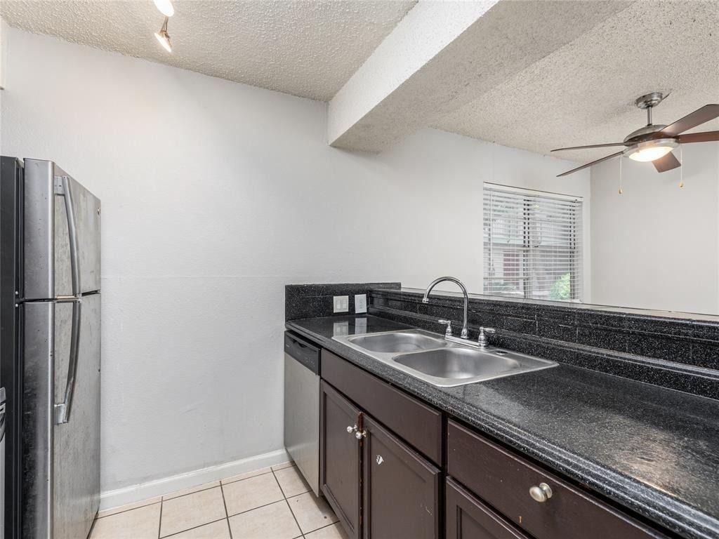 4314 Gillis St - Photo 4