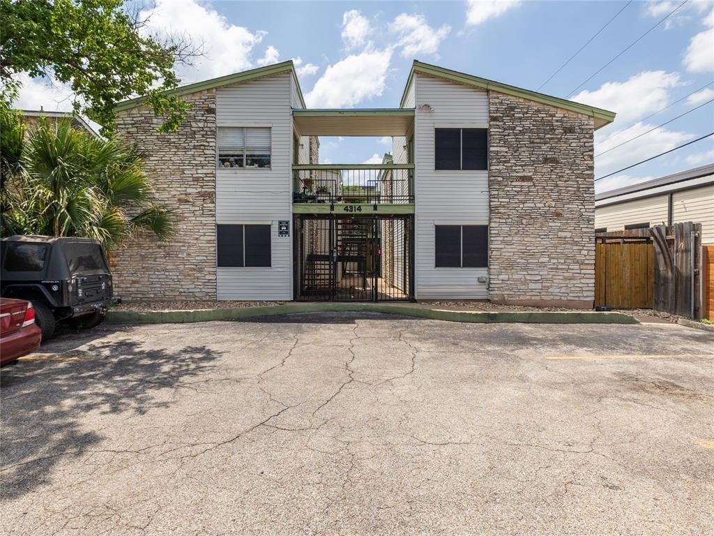 4314 Gillis St - Photo 0