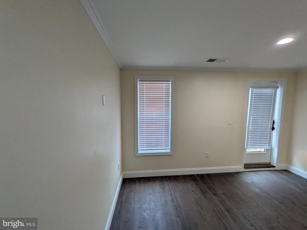 2953 Miles Avenue - Photo 20