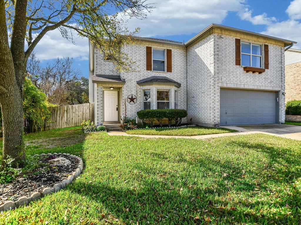 1307 Chalk Ln - Photo 0