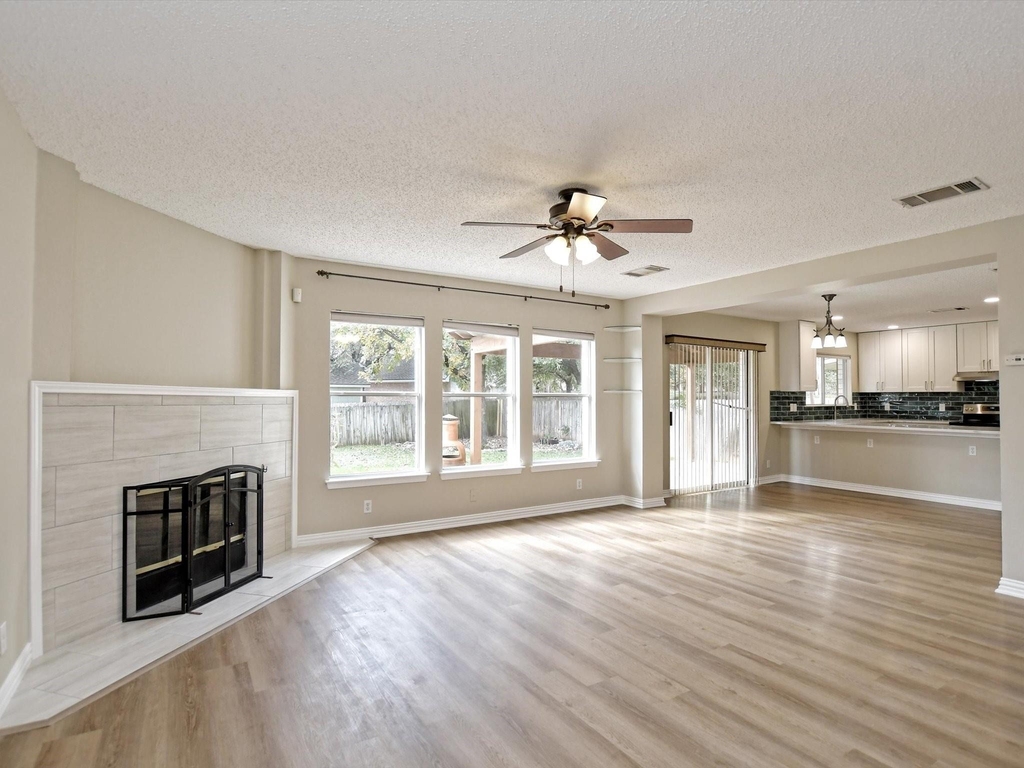 1307 Chalk Ln - Photo 8