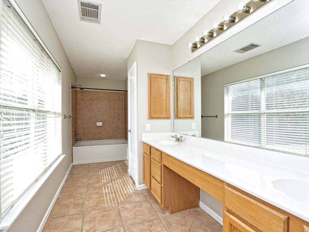 1307 Chalk Ln - Photo 18