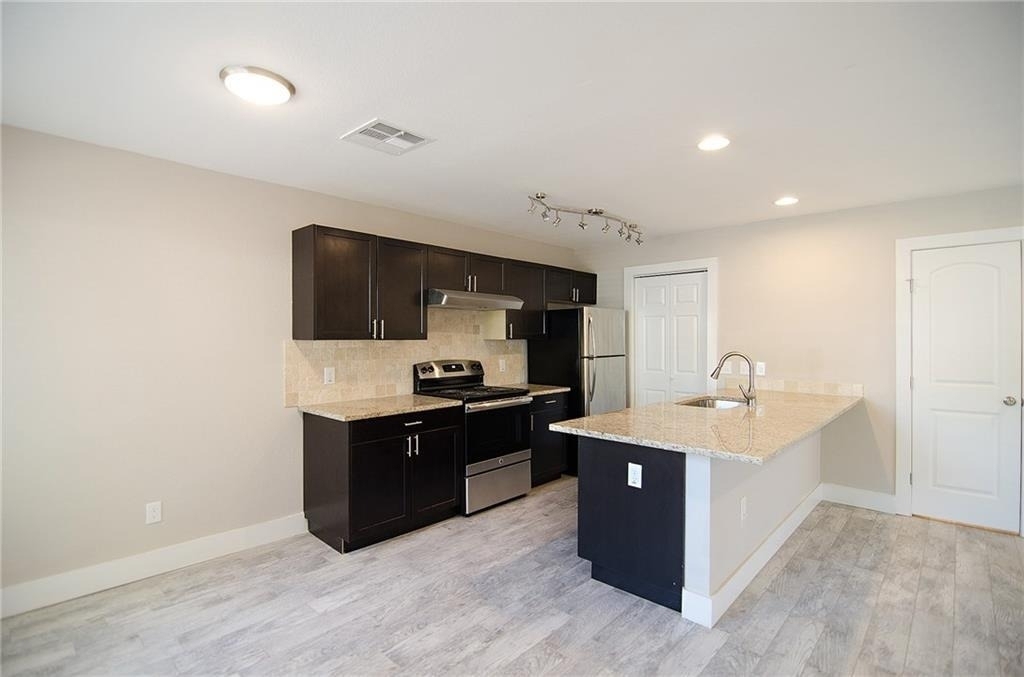 11901 Alpheus Ave - Photo 1