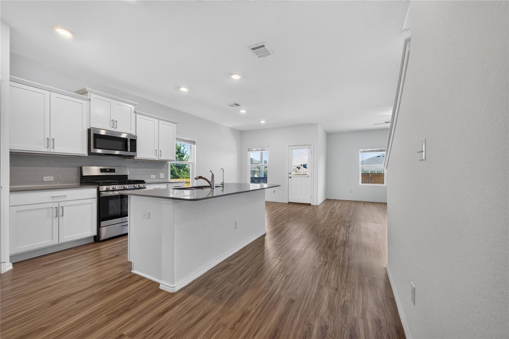 1600 Cobblecrest Ln - Photo 7
