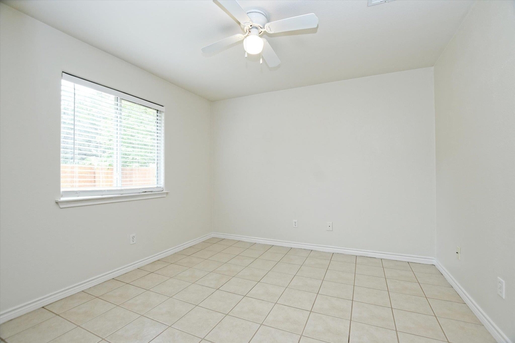 20601 Camel Back St - Photo 22