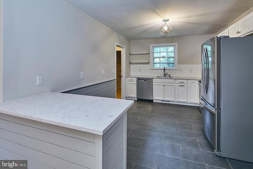 506 Foulkstone Road - Photo 8