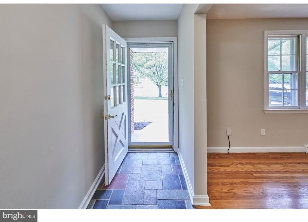 506 Foulkstone Road - Photo 2