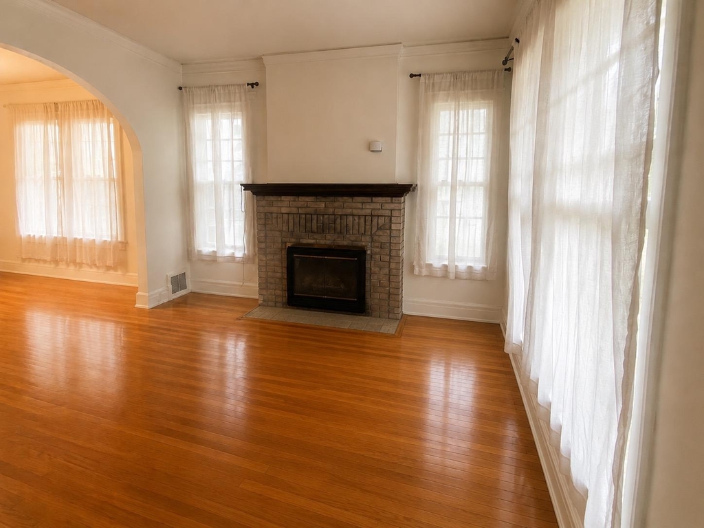 3200 Harris Park Ave - Photo 5