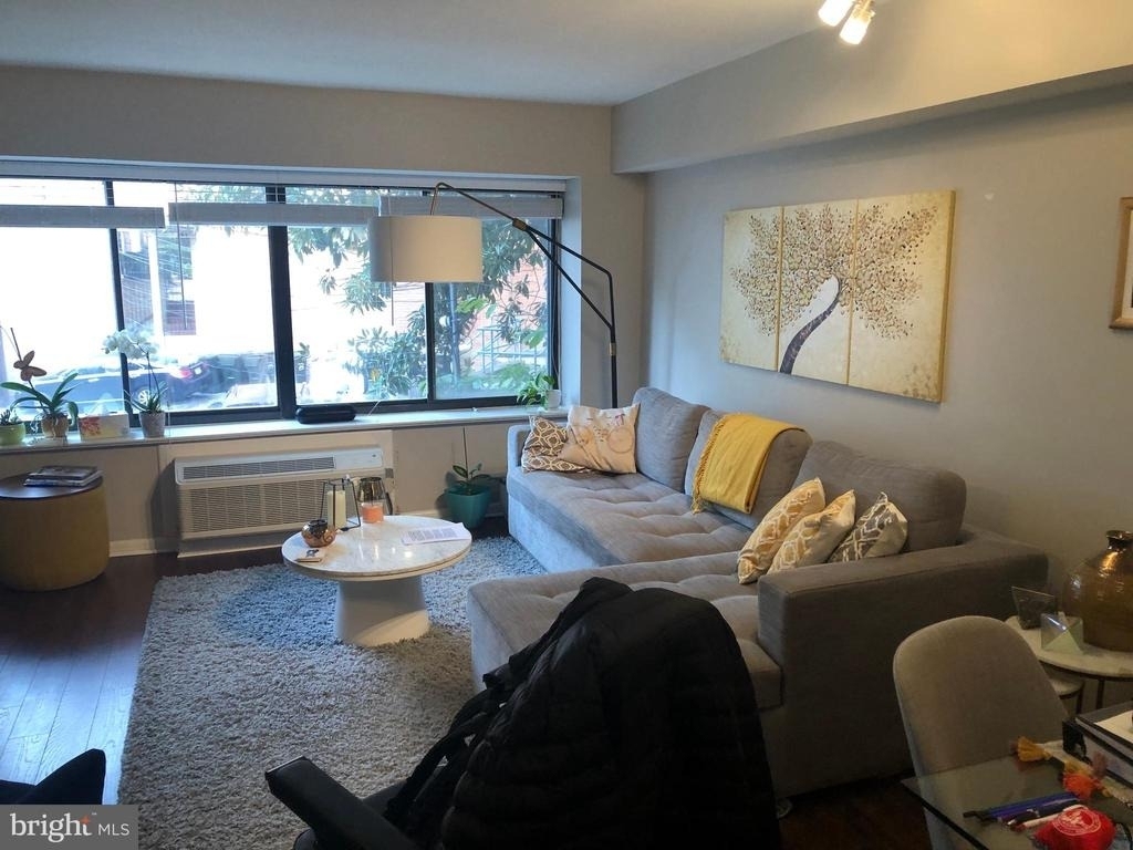 2405 I Street Nw - Photo 8