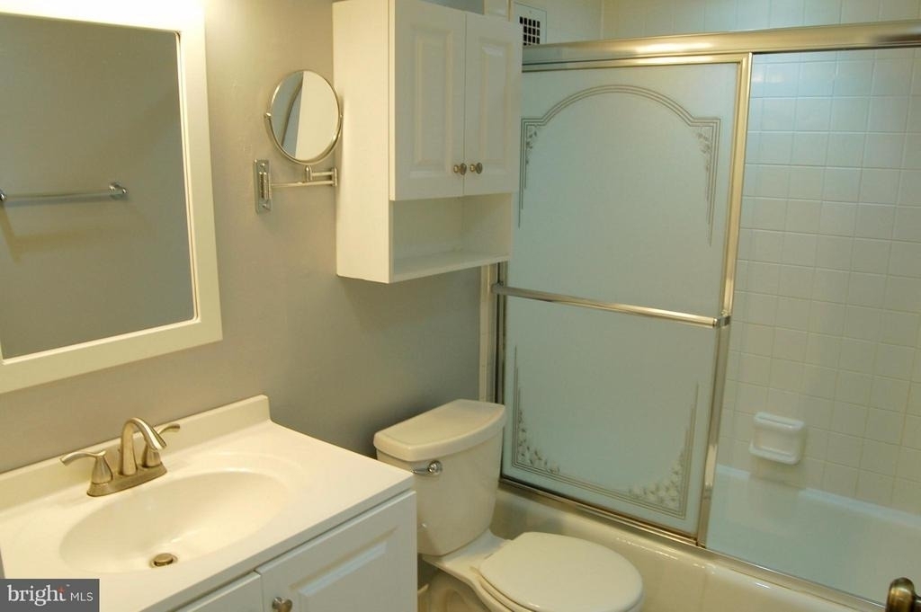 2405 I Street Nw - Photo 18