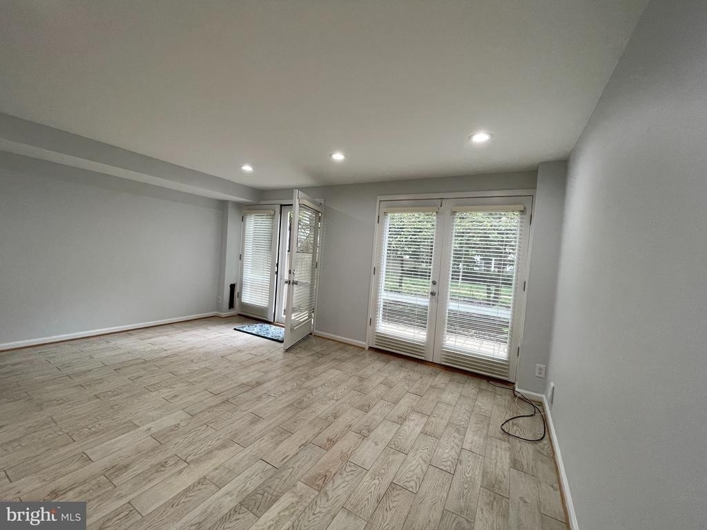 61 G Street Sw - Photo 3