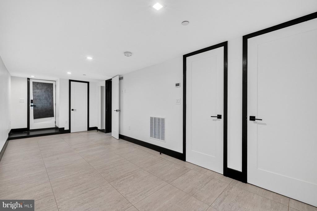 1513 Vermont Avenue Nw - Photo 9