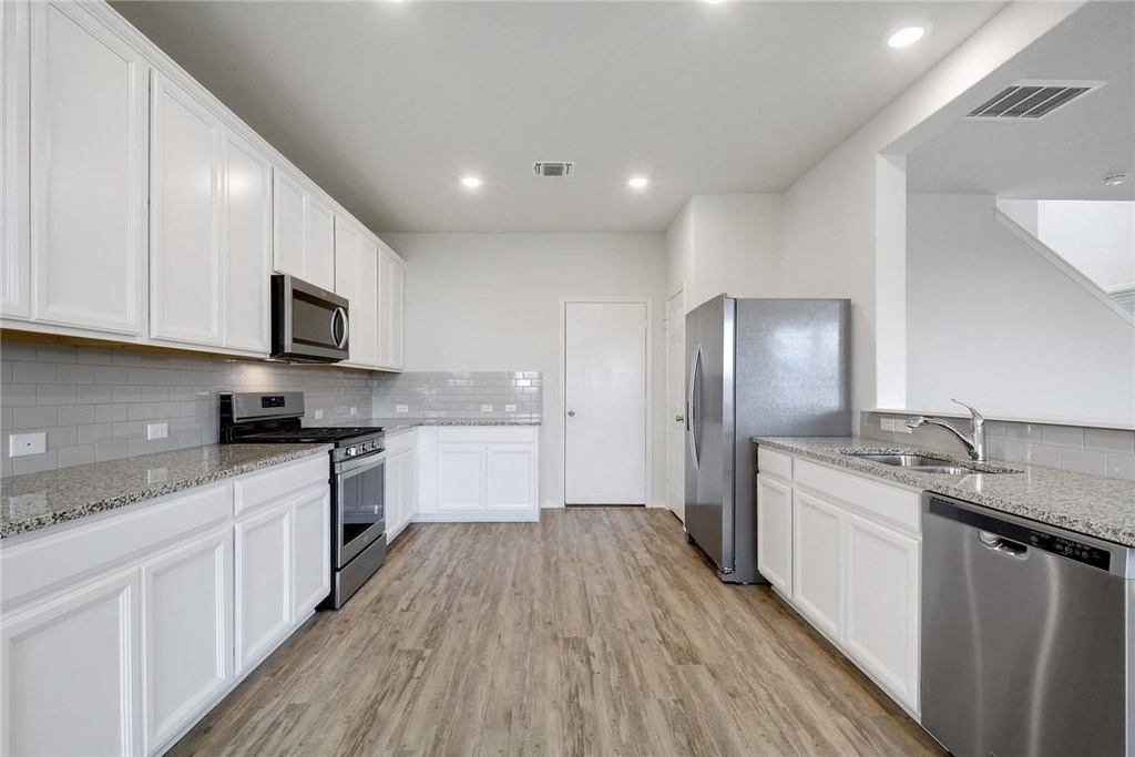 121 Nettletree Dr - Photo 8