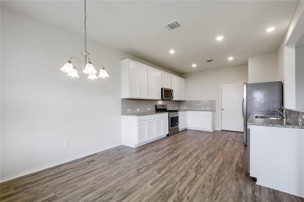 121 Nettletree Dr - Photo 7