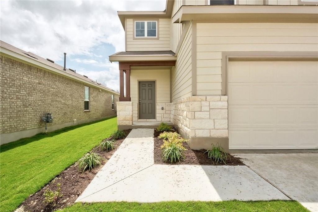 121 Nettletree Dr - Photo 2