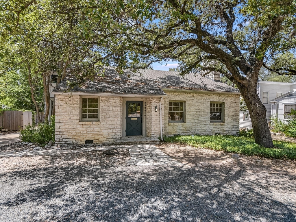 2304 Longview St - Photo 0