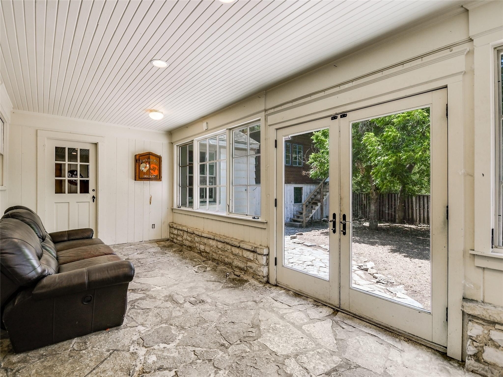 2304 Longview St - Photo 9